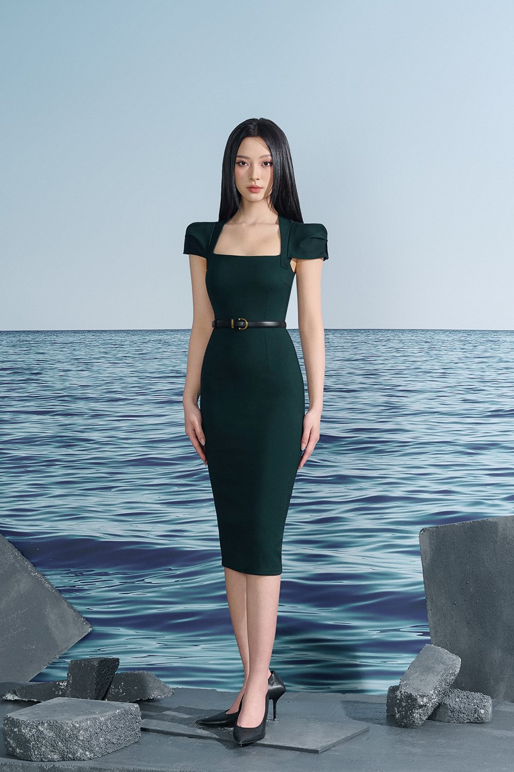 Phoebe Cap Sleeves Pencil Dress In Forest Green