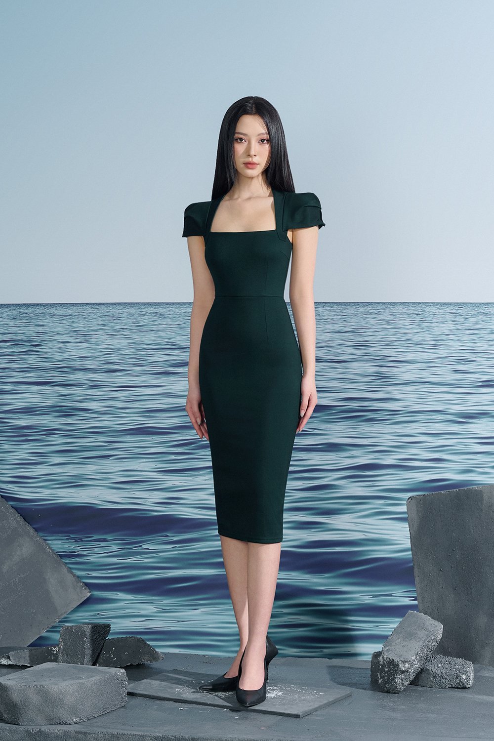 Phoebe Cap Sleeves Pencil Dress In Forest Green