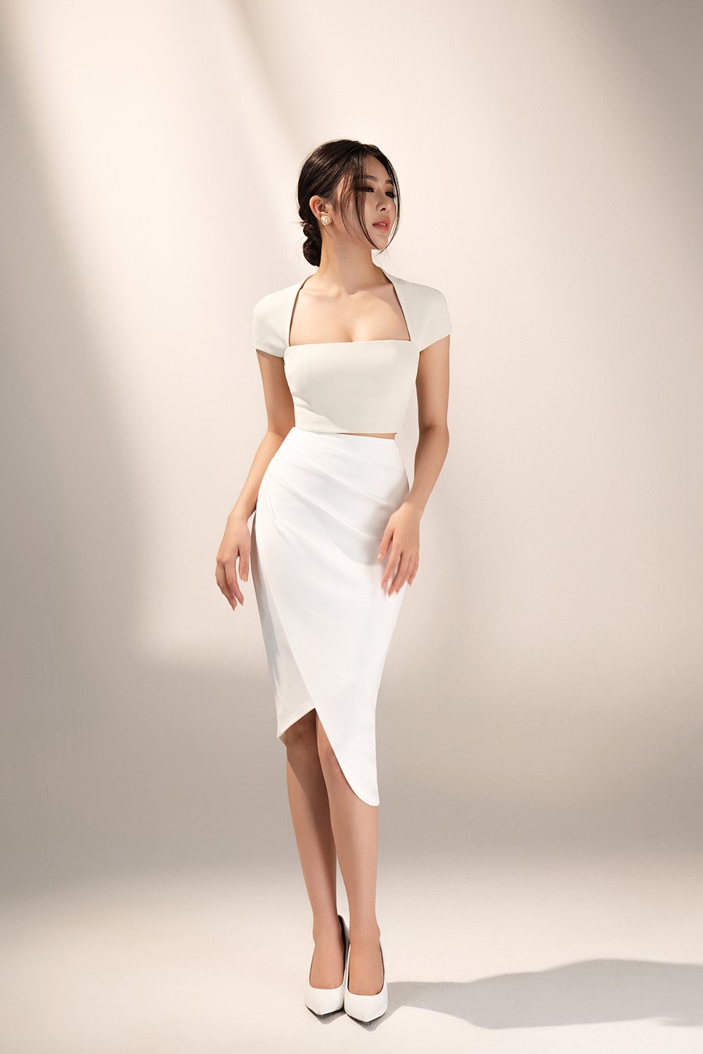 Arianna Side Ruches Wrap Pencil Skirt in Iconic White