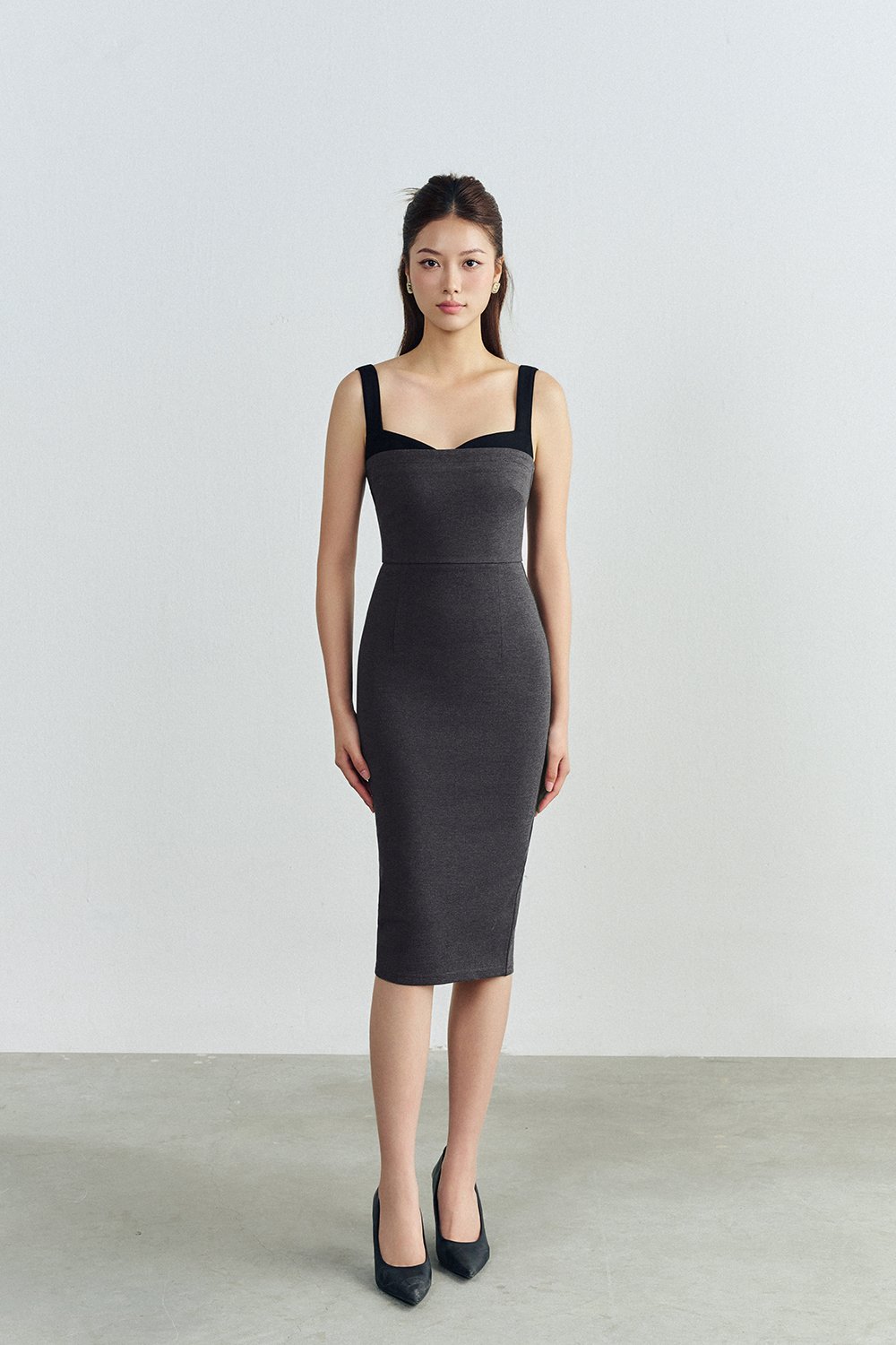 Daniella Contrast Sweetheart Ponte Dress in Dark Grey/Classic Black