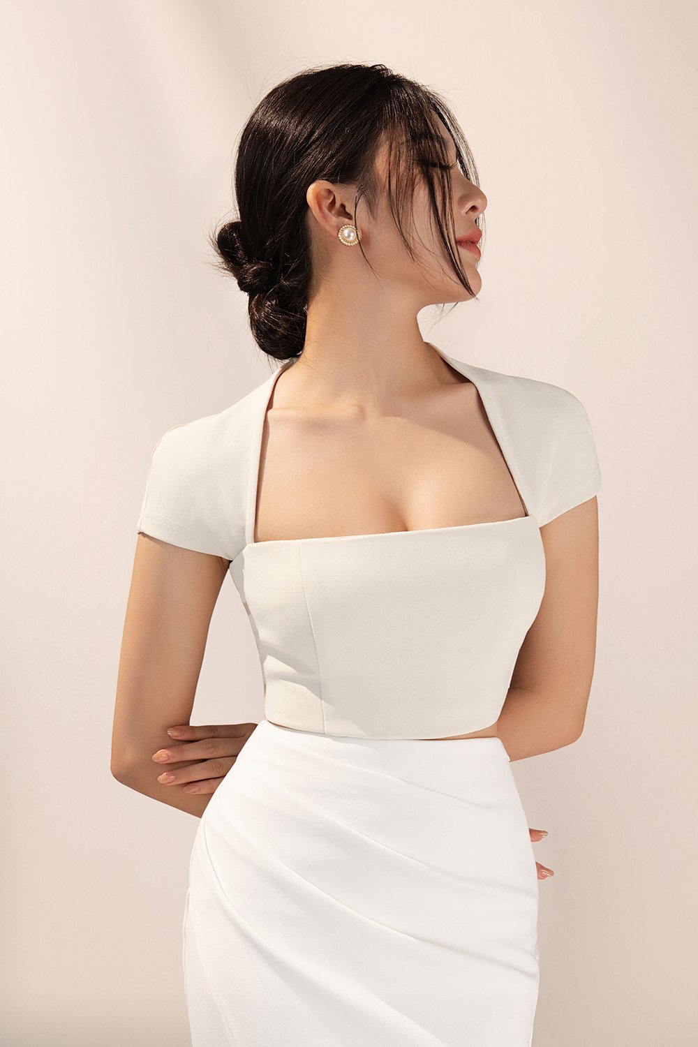 Nessa Padded Cap Sleeves Cropped Top in Ivory