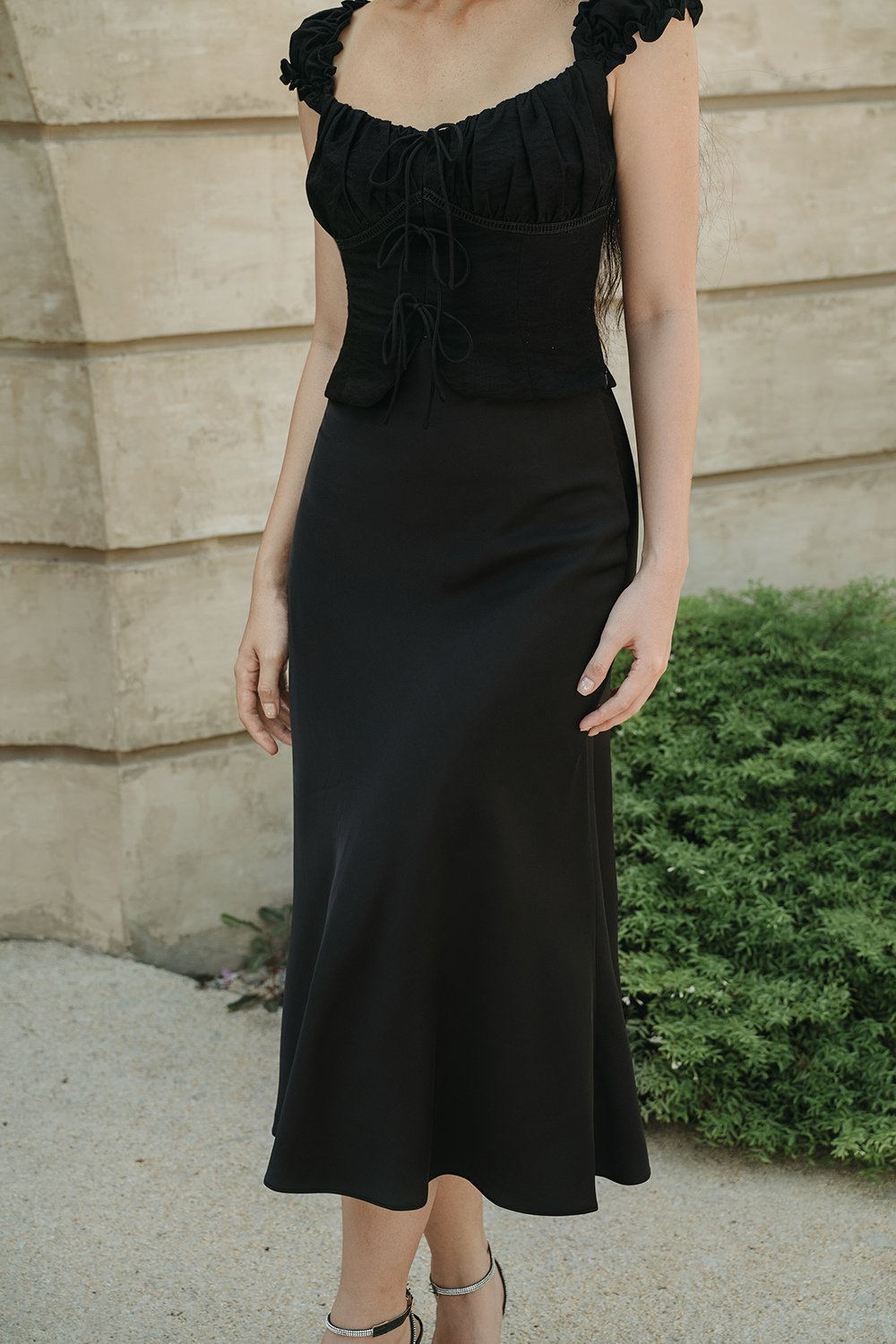 Beau Mermaid Midi Skirt in Classic Black