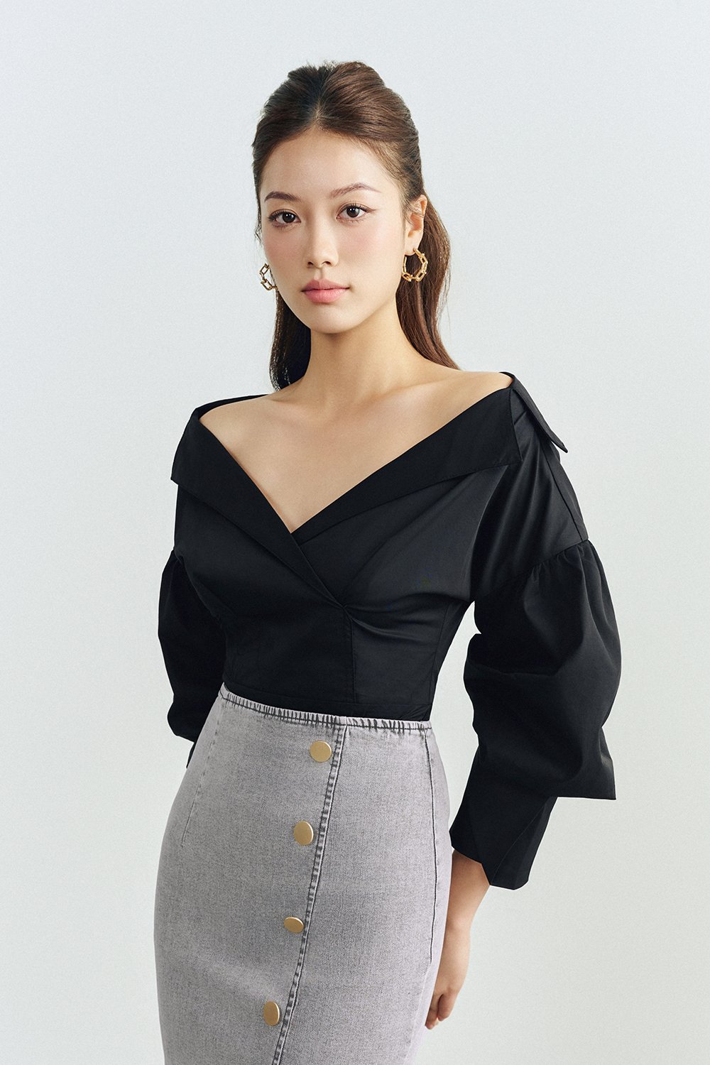 Brooke V-neck Lapel Shirt in Classic Black