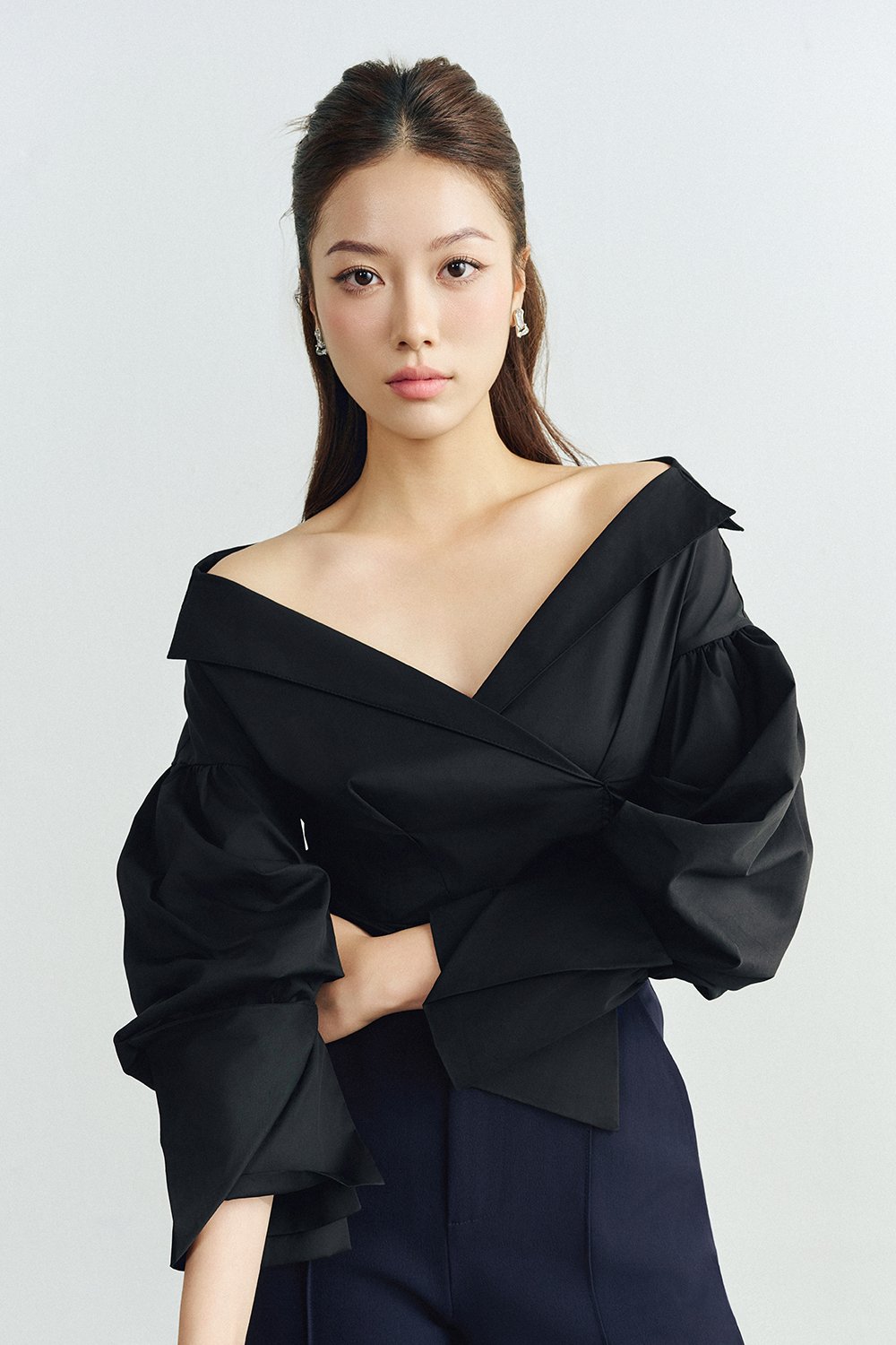 Brooke V-neck Lapel Shirt in Classic Black