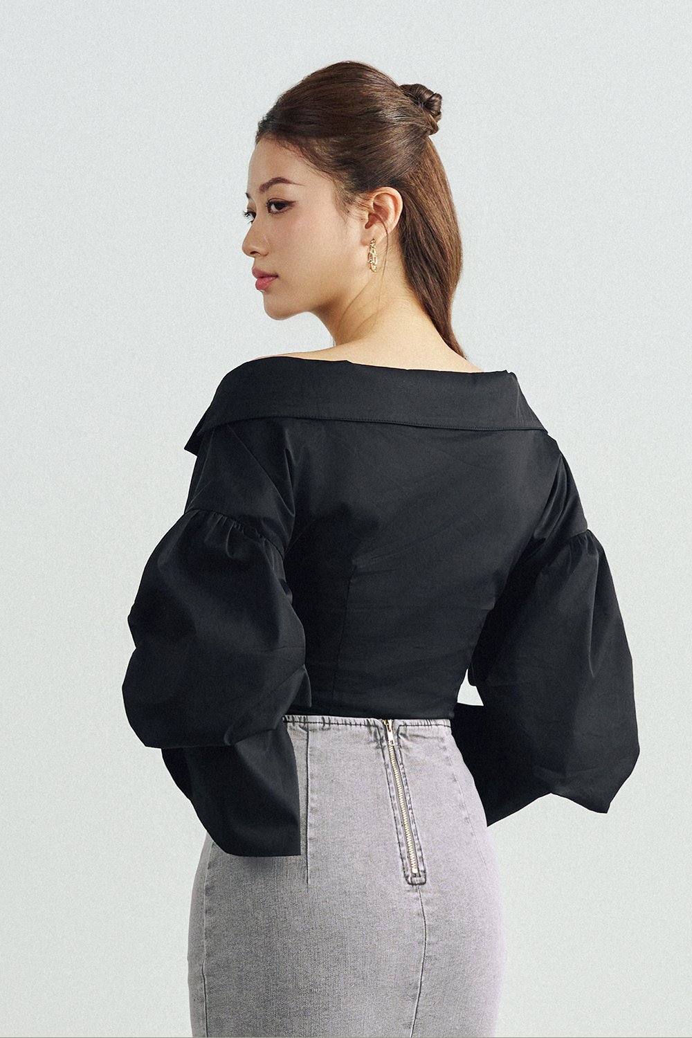 Brooke V-neck Lapel Shirt in Classic Black