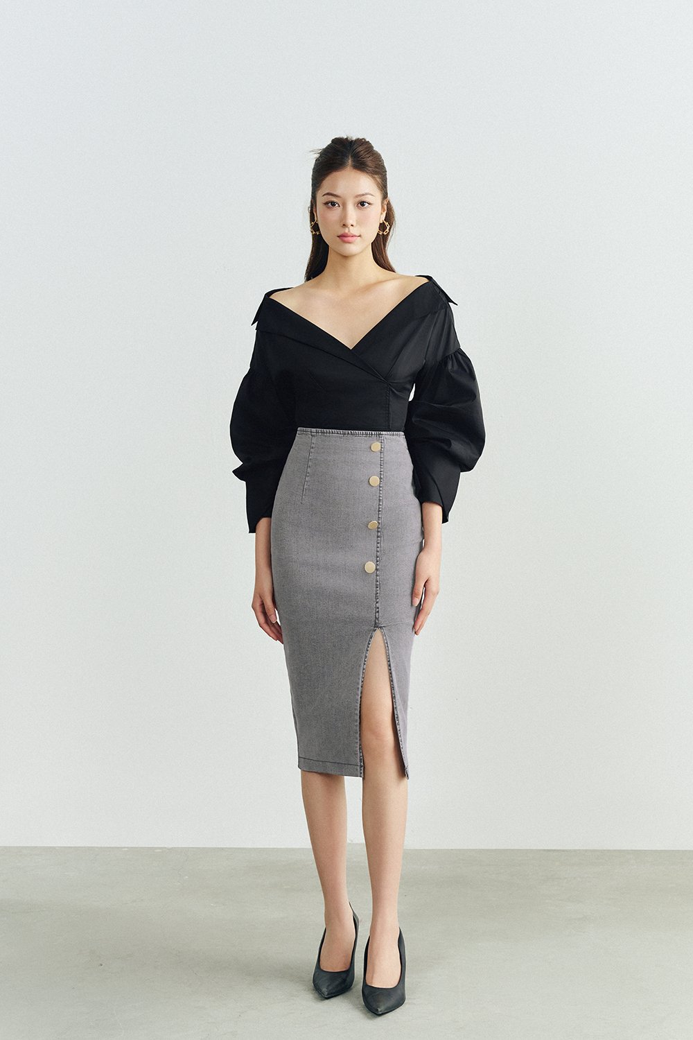 Brooke V-neck Lapel Shirt in Classic Black