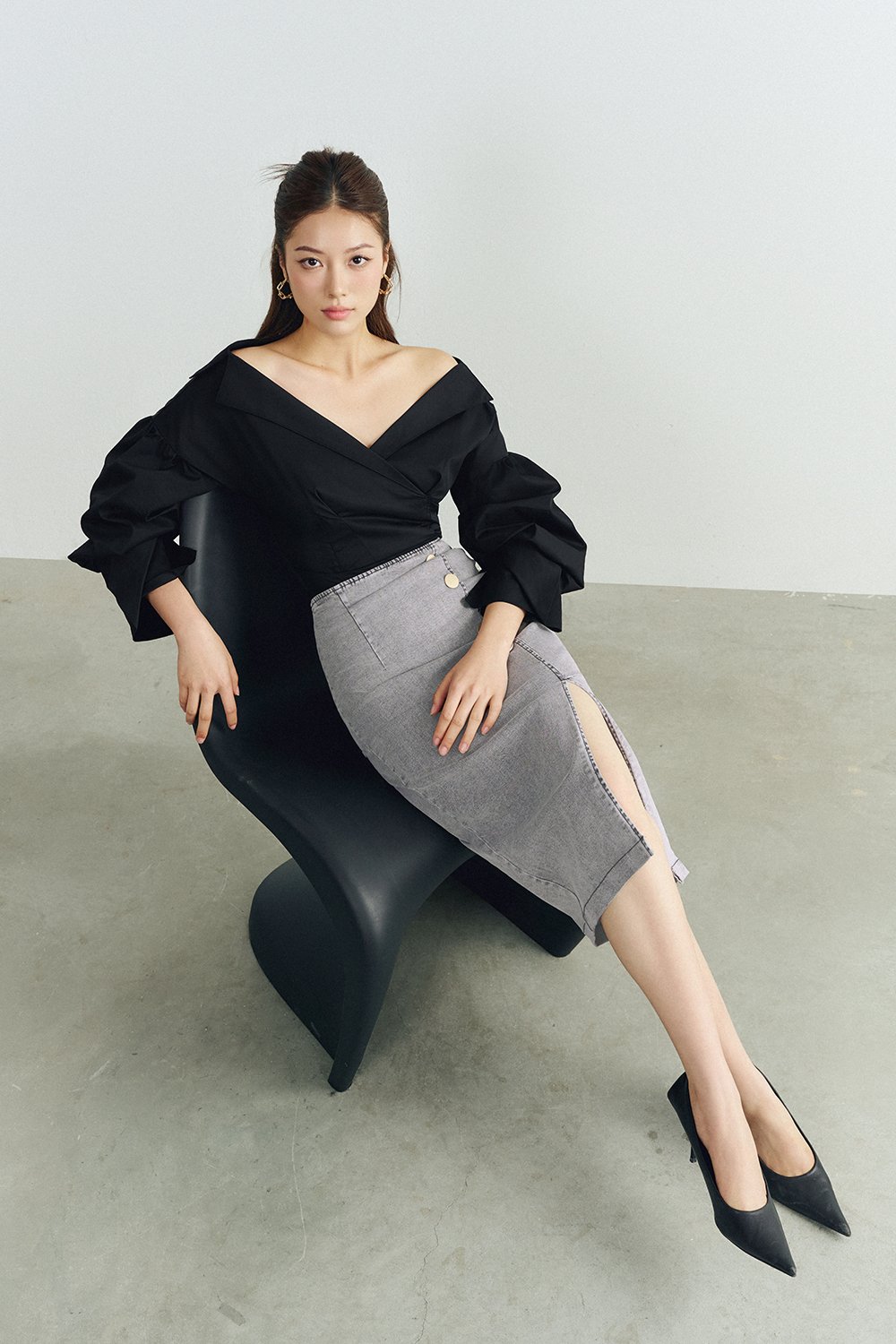 Lyra Denim Pencil Skirt in Grey Wash