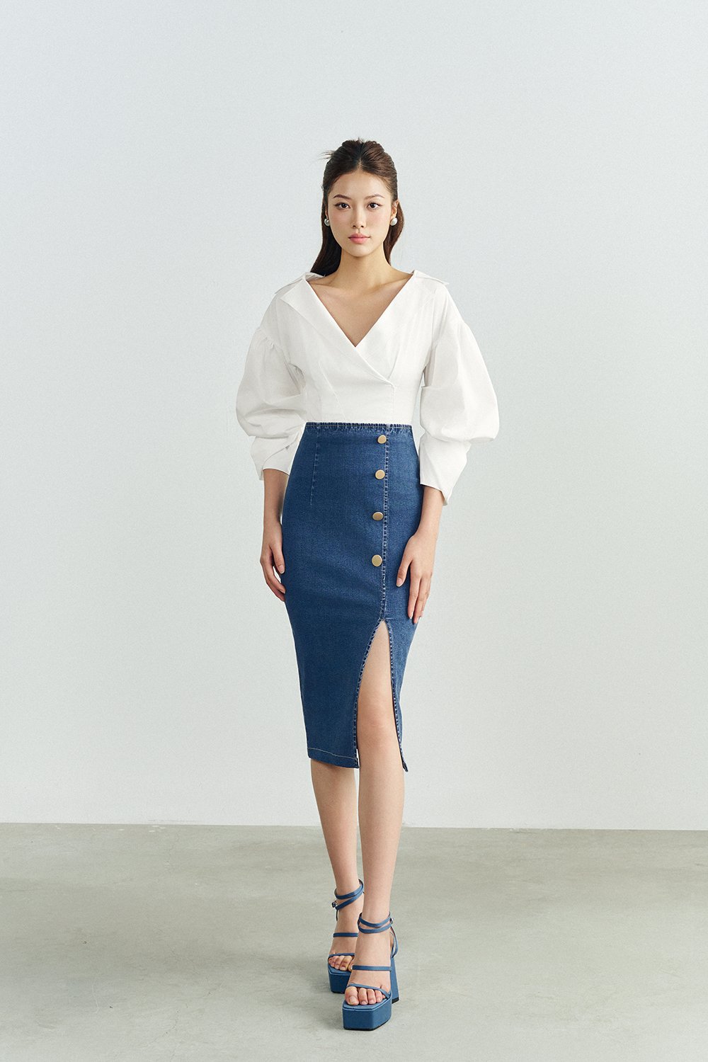 Lyra Denim Pencil Skirt in Mid Wash