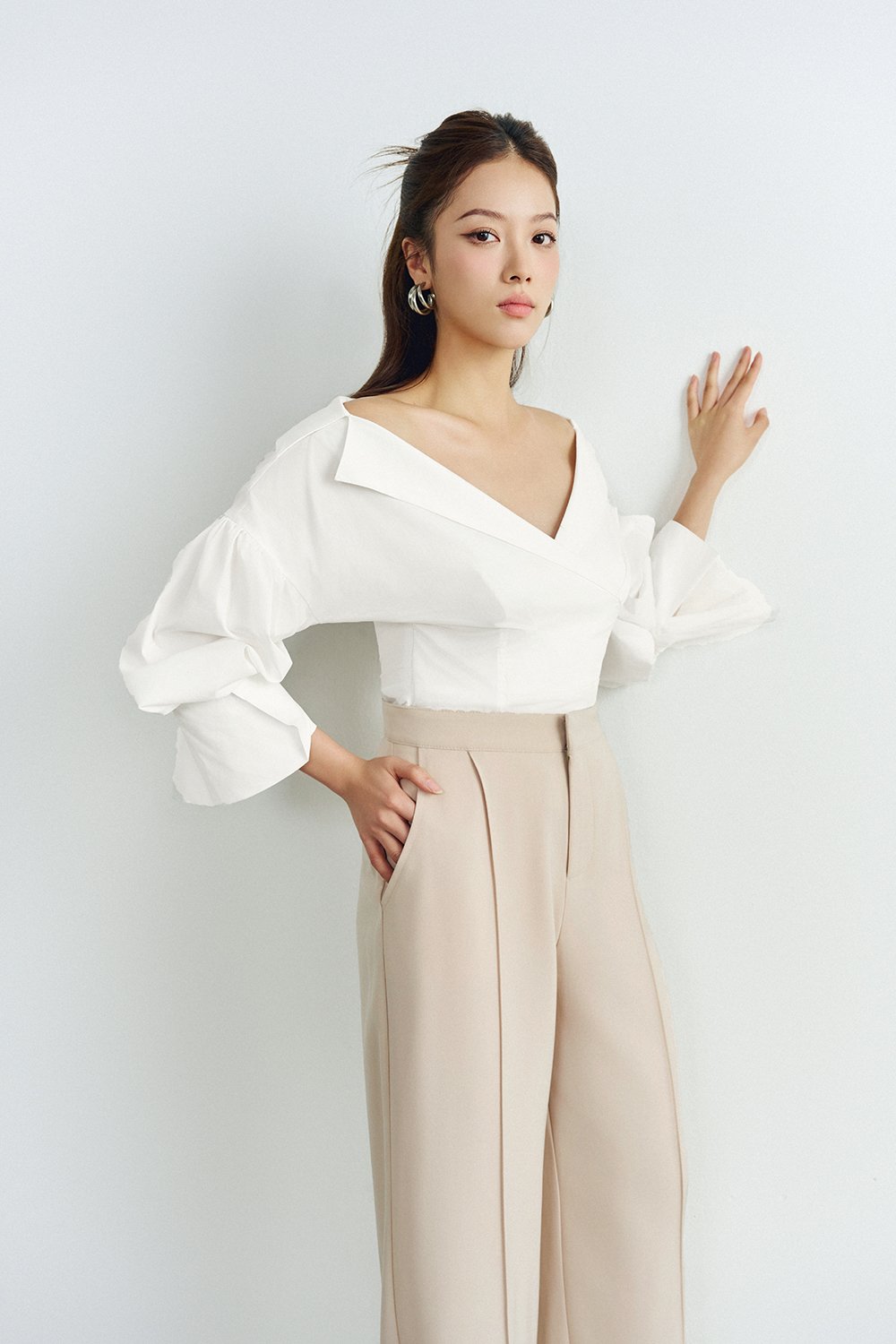 Millicent Straight Leg Pant in Light Bisque