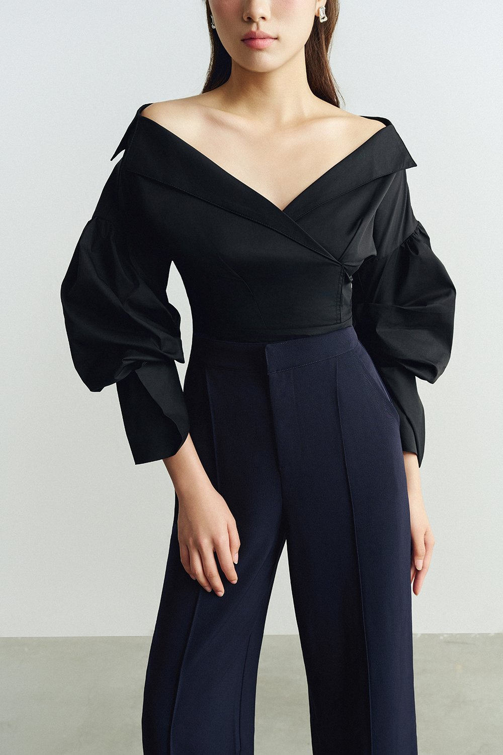 Millicent Straight Leg Pant in Navy Blue