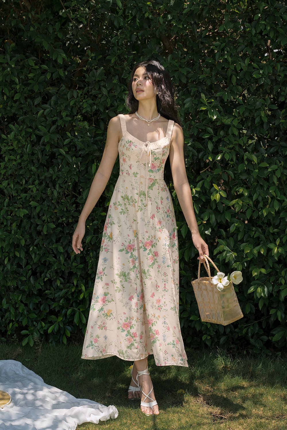 Ottilie Floral Midi Dress in &Eacute;treinte Fleurieie