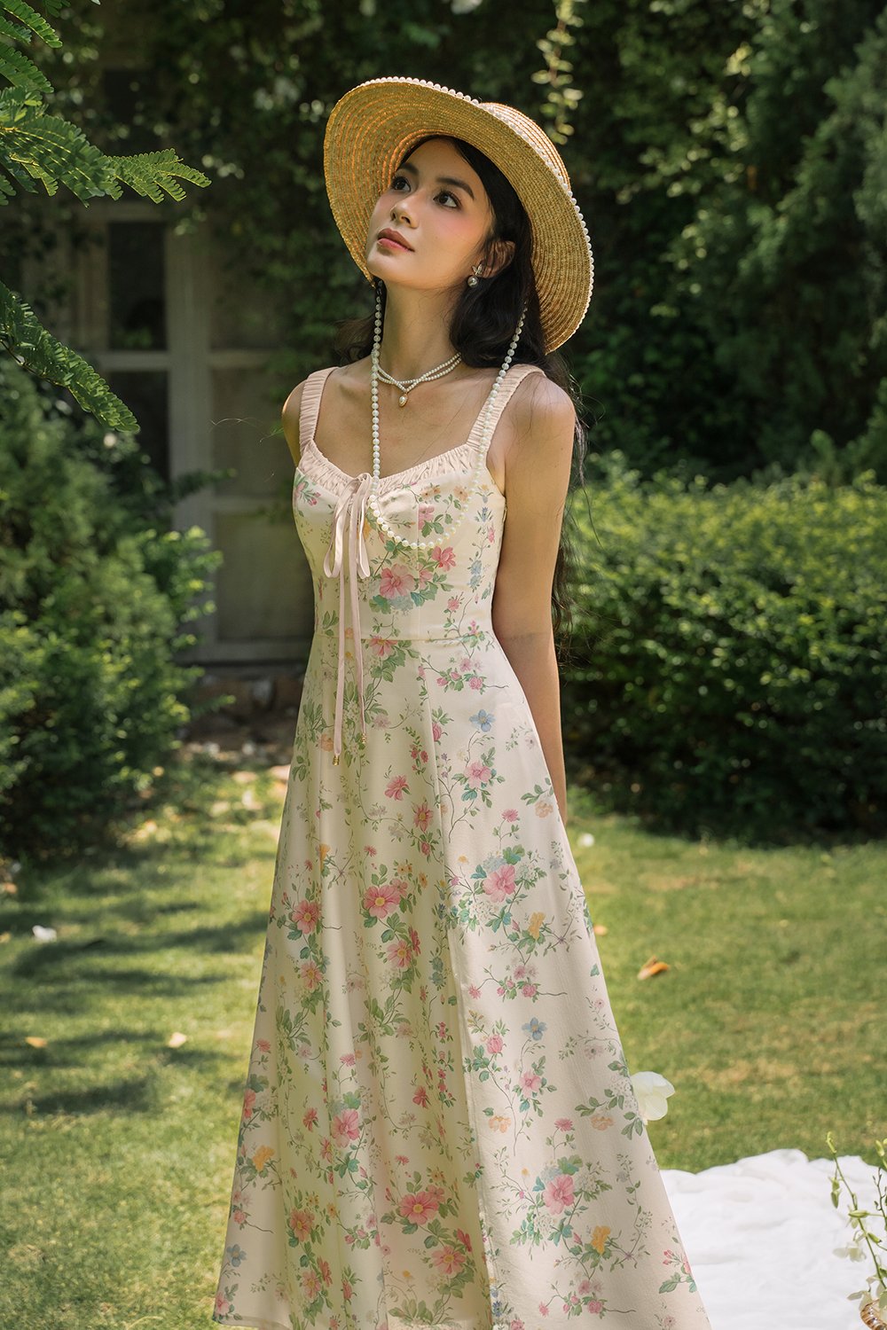 Ottilie Floral Midi Dress in &Eacute;treinte Fleurieie