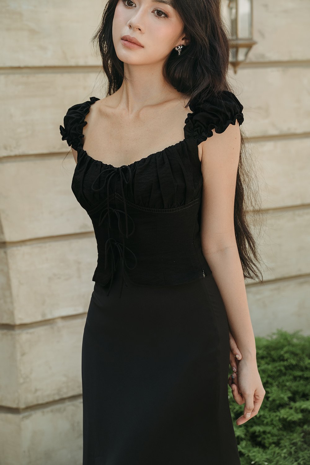 Beau Mermaid Midi Skirt in Classic Black