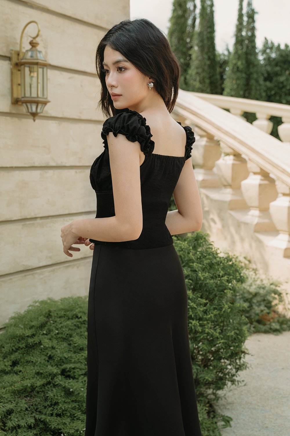 Beau Mermaid Midi Skirt in Classic Black