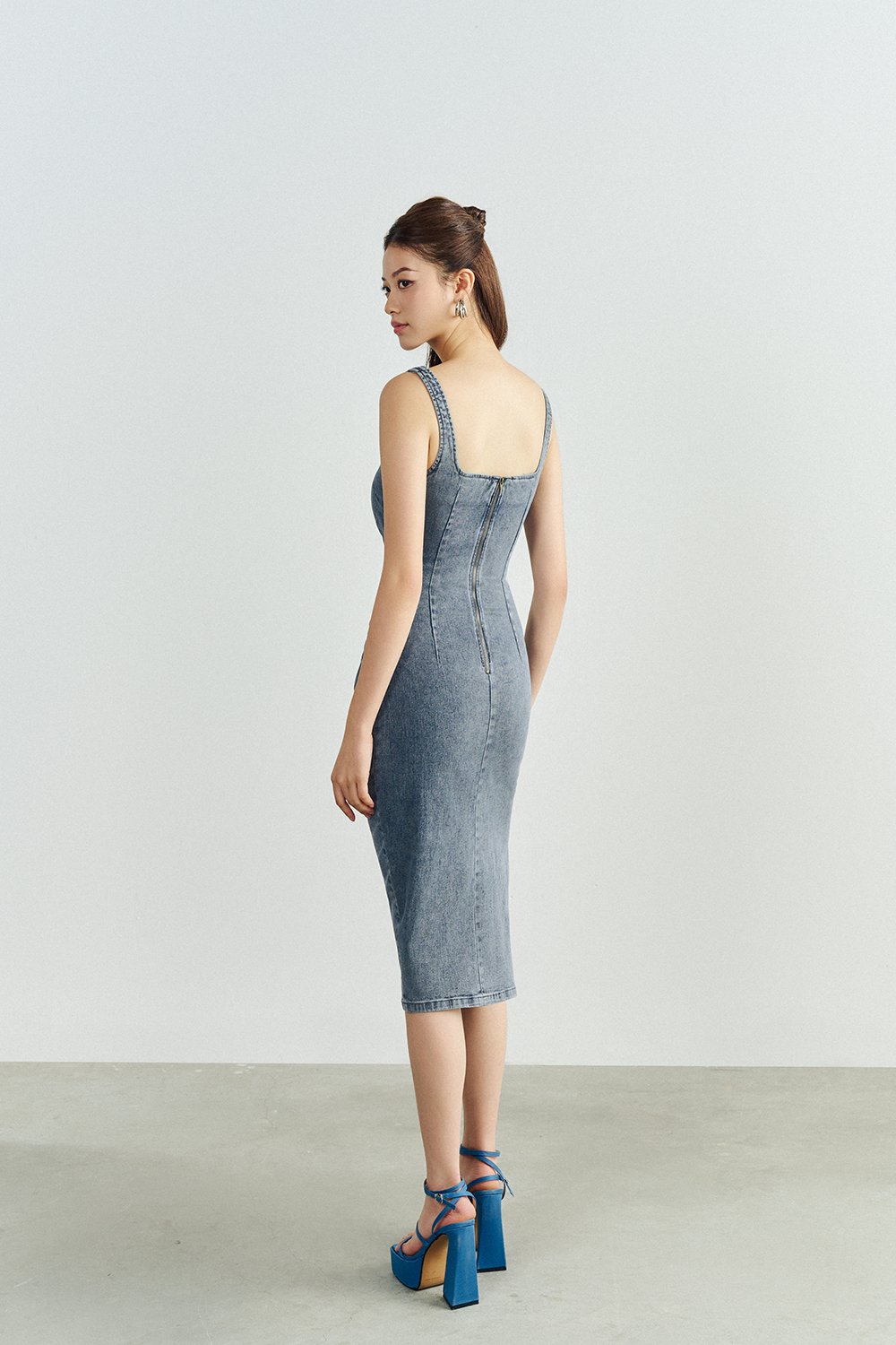 Selena Denim Ruched Midi Dress in Vintage Wash