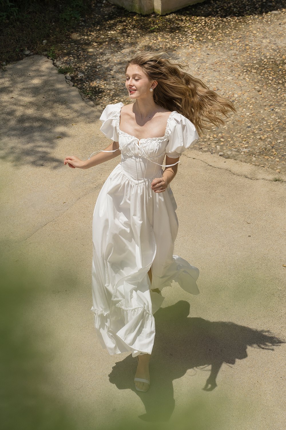 Ang&eacute;lique Sweetheart Ruffle Maxi Dress in Iconic White