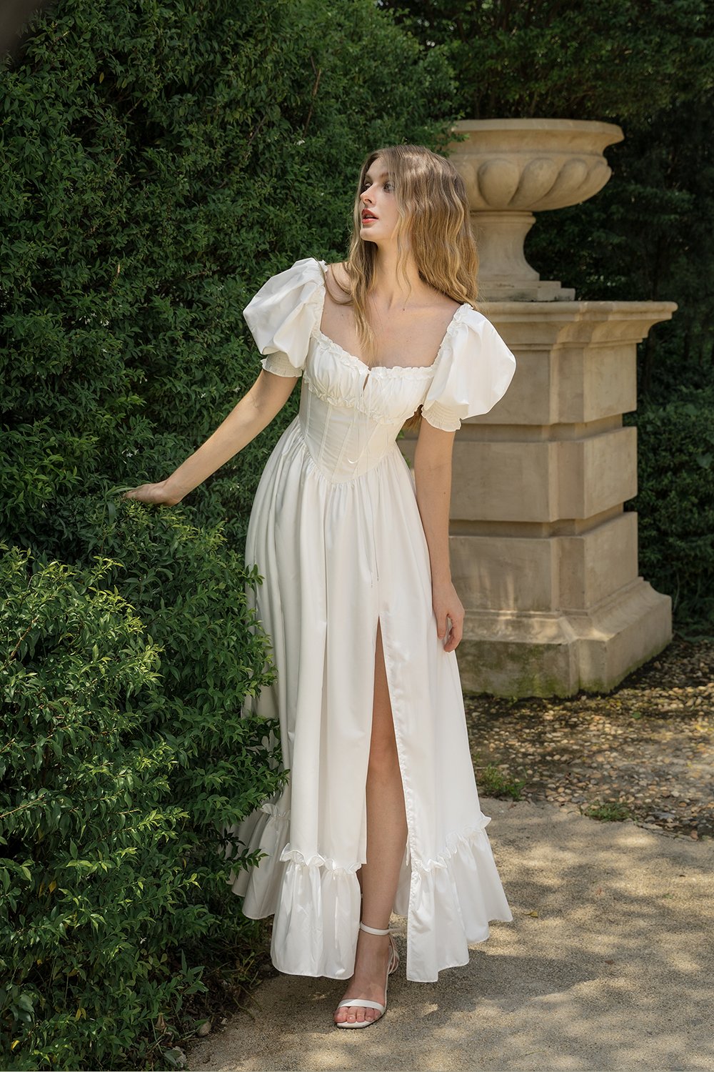 Ang&eacute;lique Sweetheart Ruffle Maxi Dress in Iconic White
