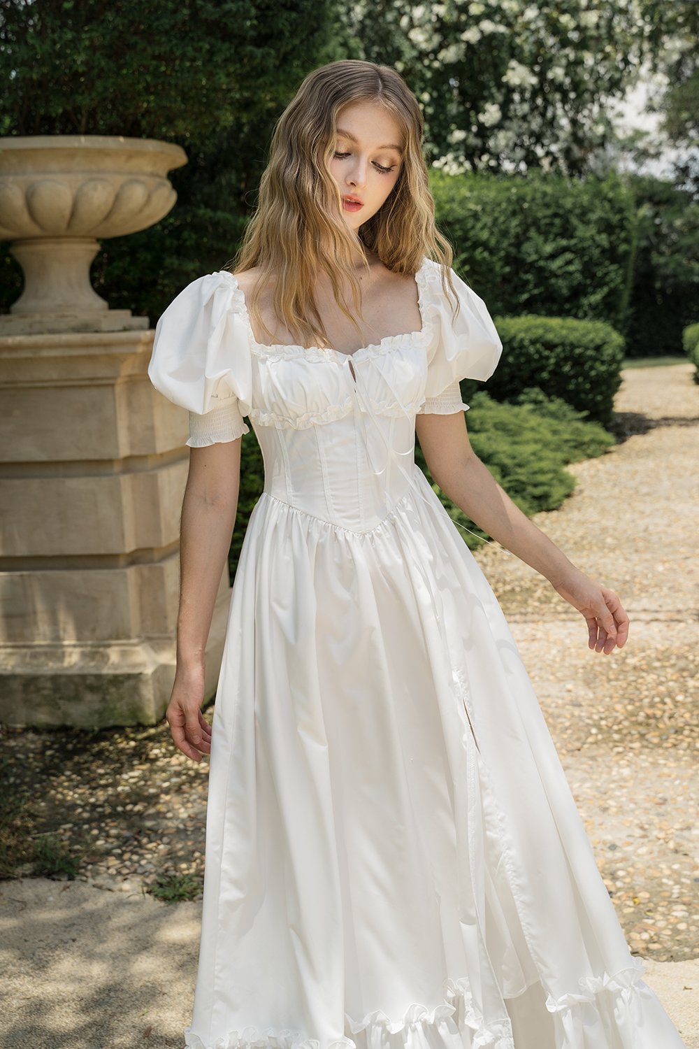 Ang&eacute;lique Sweetheart Ruffle Maxi Dress in Iconic White