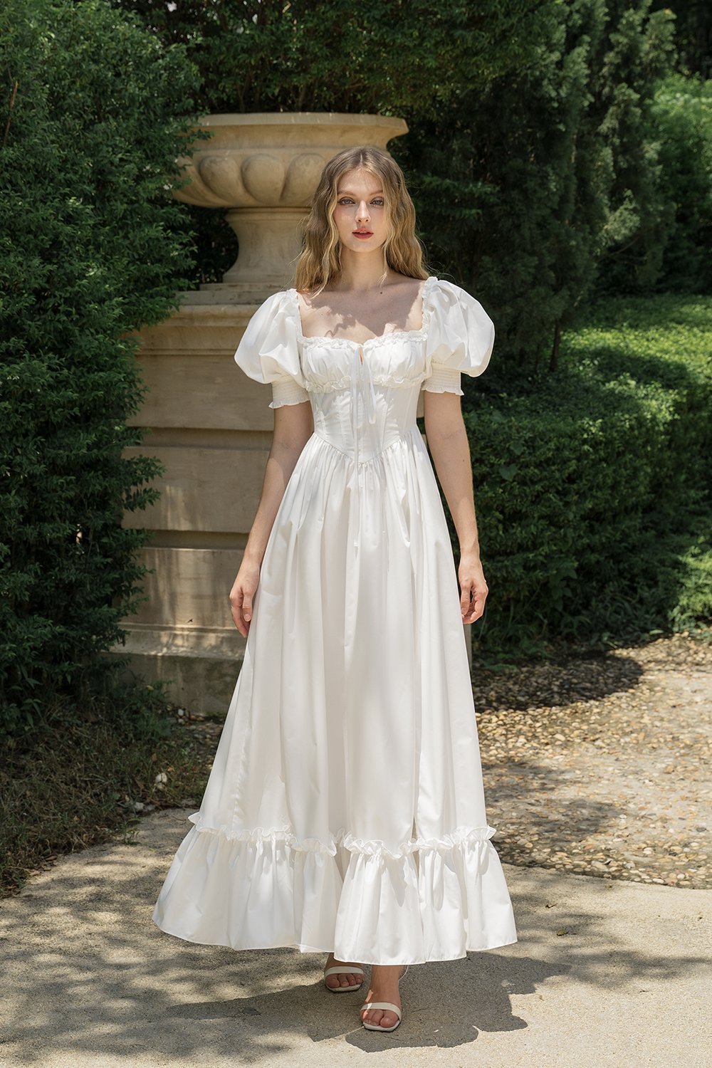 Ang&eacute;lique Sweetheart Ruffle Maxi Dress in Iconic White