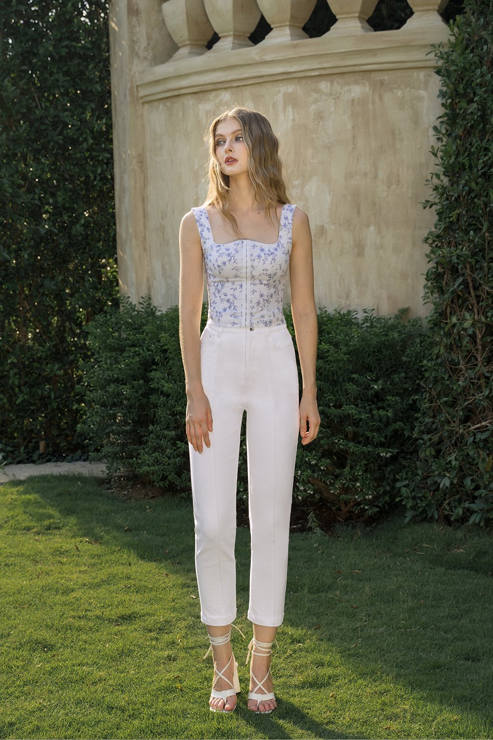 Bridgette Padded Hook & Eye Top in Trailing Blooms