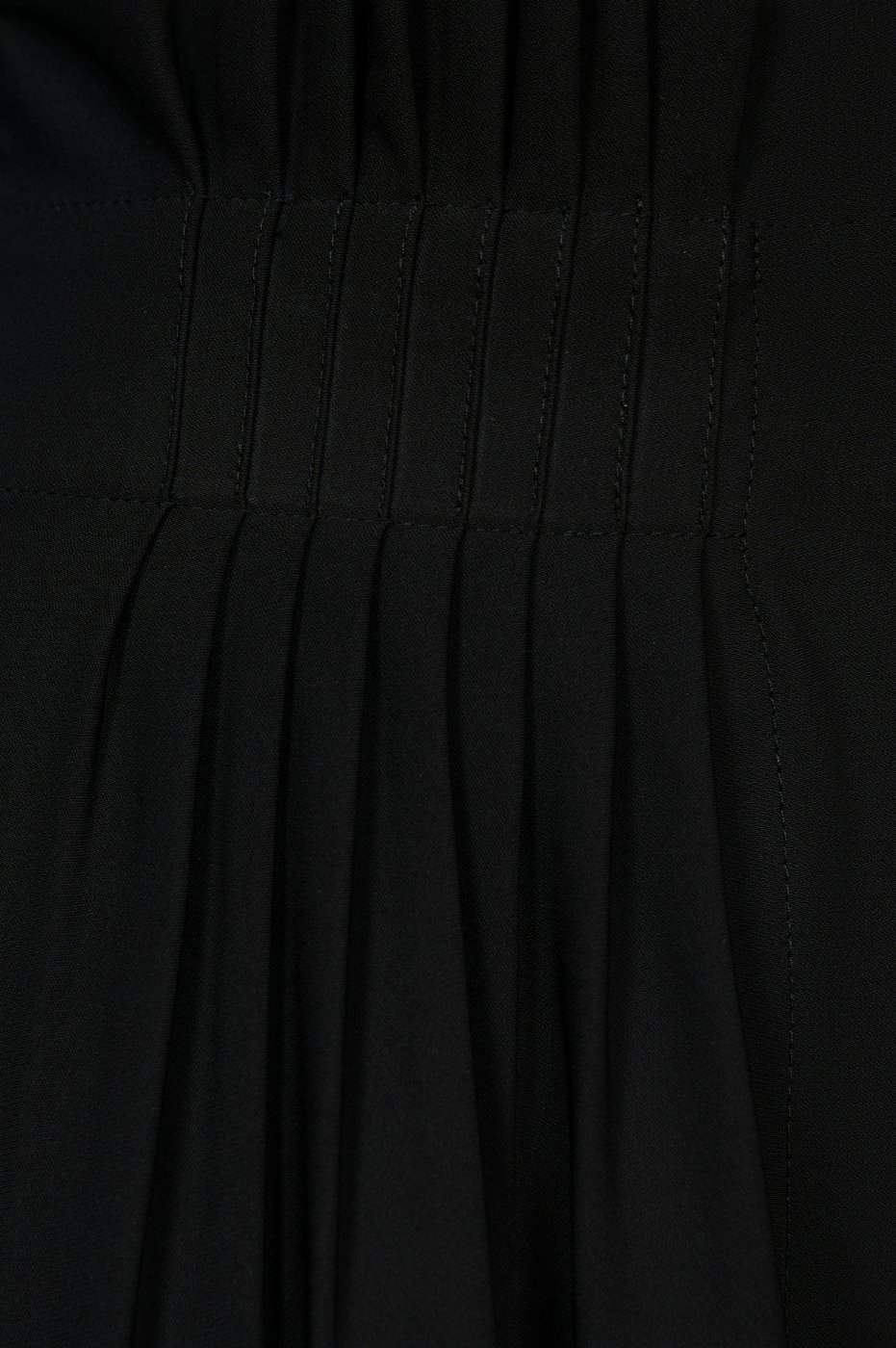 Kaiden Pleated Waist Straight Leg Pants in Classic Black