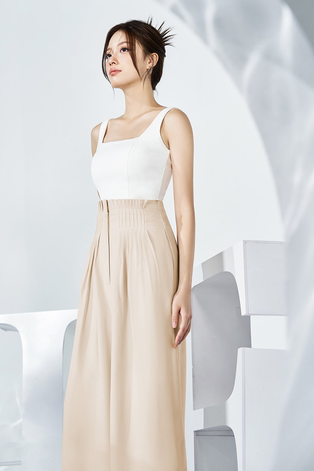 Kaiden Pleated Waist Straight Leg Pants in Cream