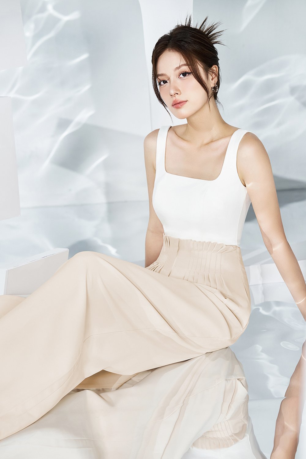 Kaiden Pleated Waist Straight Leg Pants in Cream
