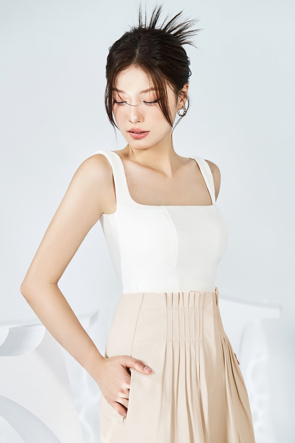 Sia Padded Square Neck Top in Iconic White