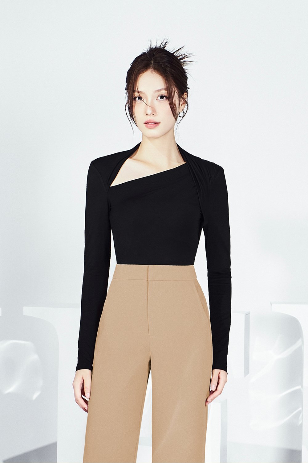 Tyra Asymmetrical Long Sleeves Top in Classic Black