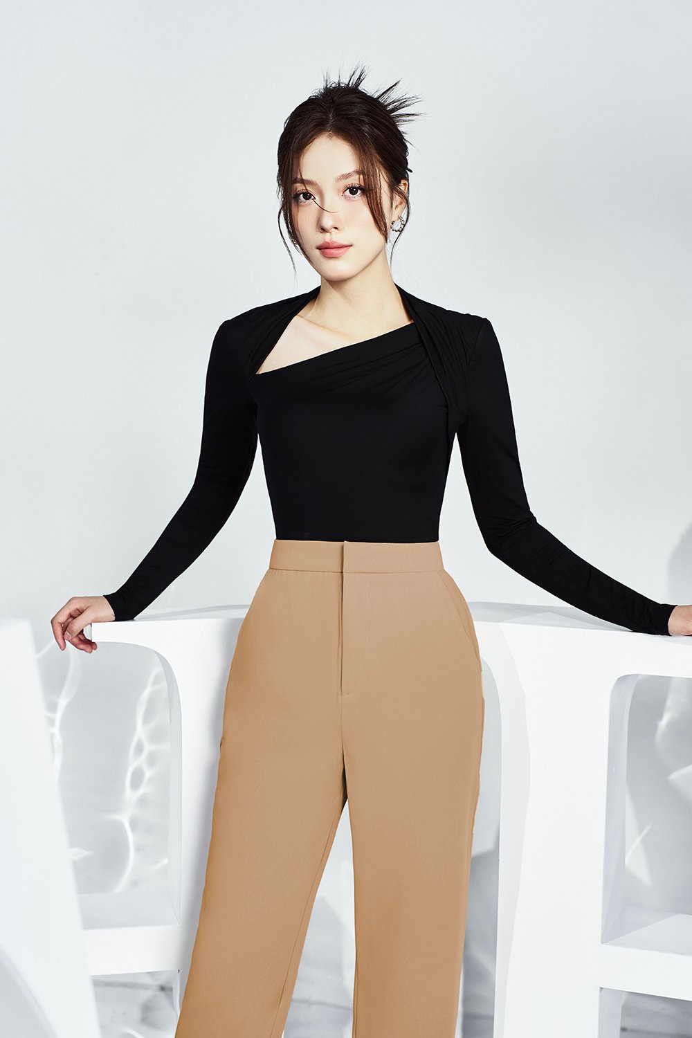 Tyra Asymmetrical Long Sleeves Top in Classic Black