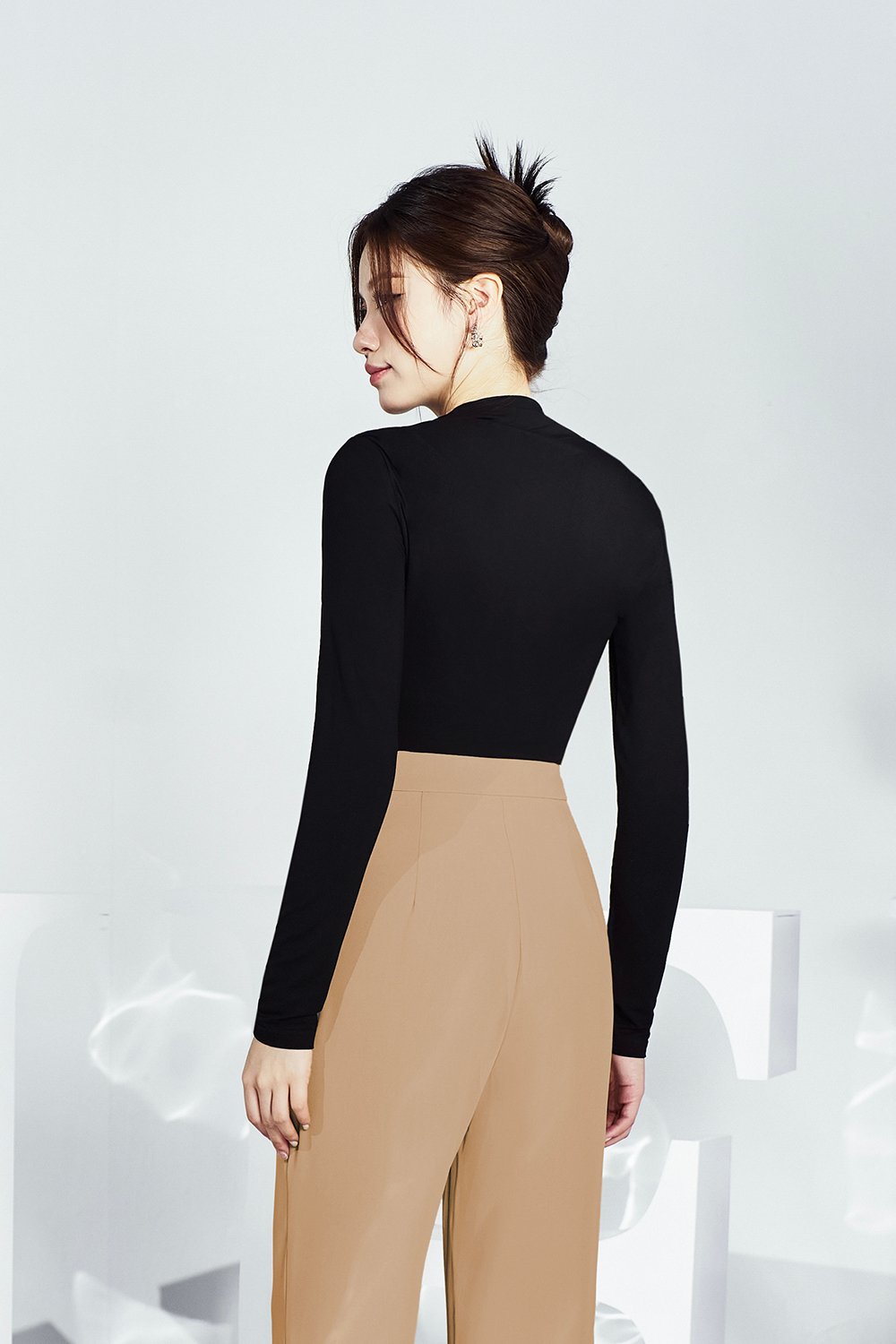 Tyra Asymmetrical Long Sleeves Top in Classic Black