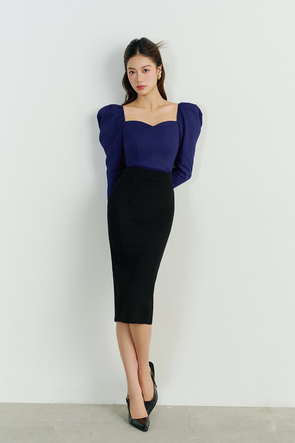 Jaide Tailored Pencil Skirt in Classic Black