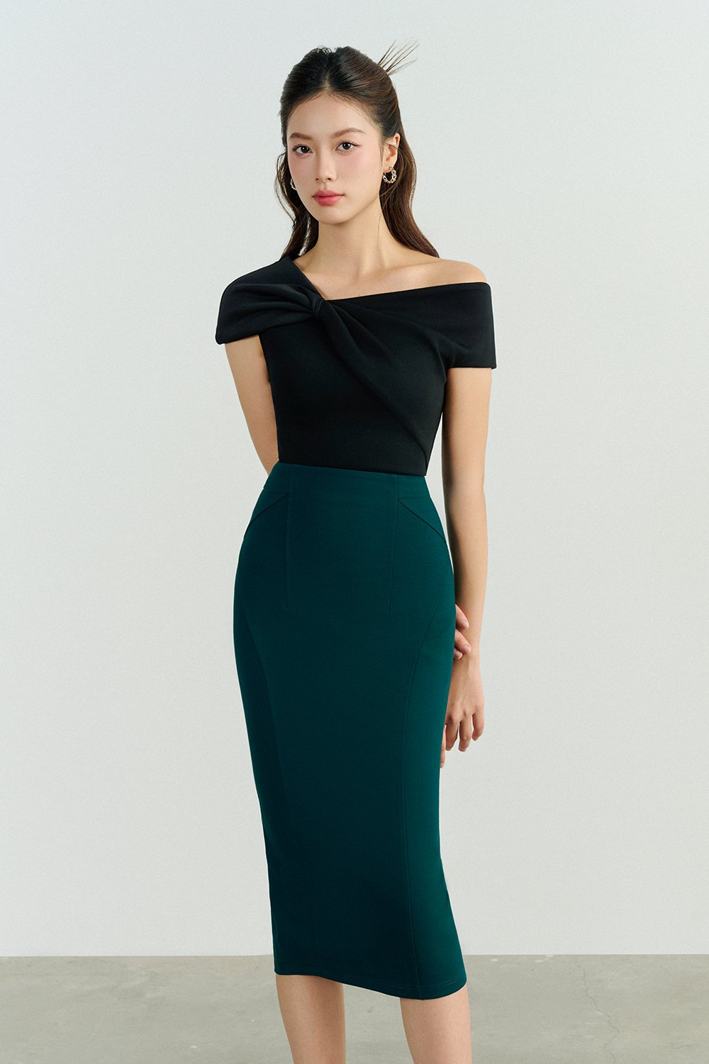 Jaide Tailored Pencil Skirt in Emerald Green