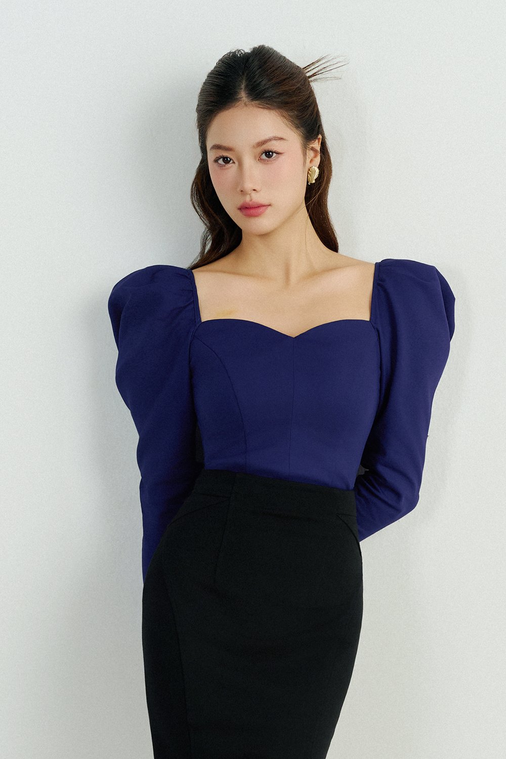 Myley Sweetheart Puff Long Sleeves Top in Royal Blue