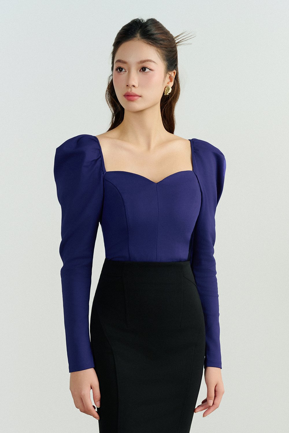 Myley Sweetheart Puff Long Sleeves Top in Royal Blue