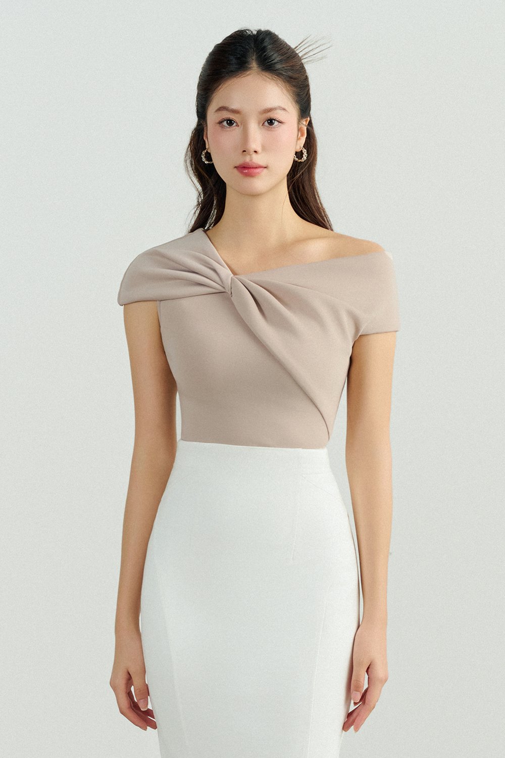 Ruelle Ribbon Off Shoulder Top in Gardenia