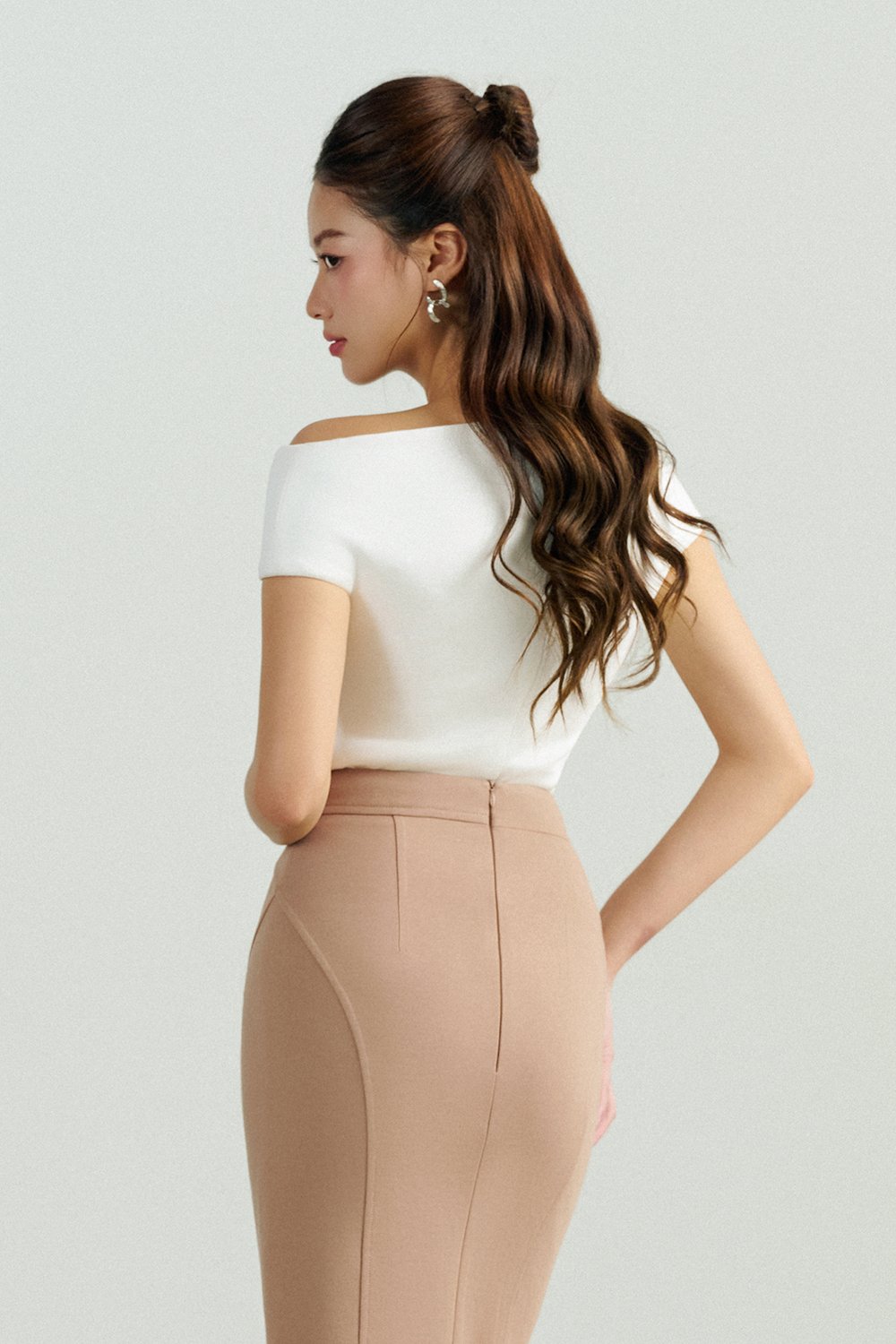 Ruelle Ribbon Off Shoulder Top in Iconic White