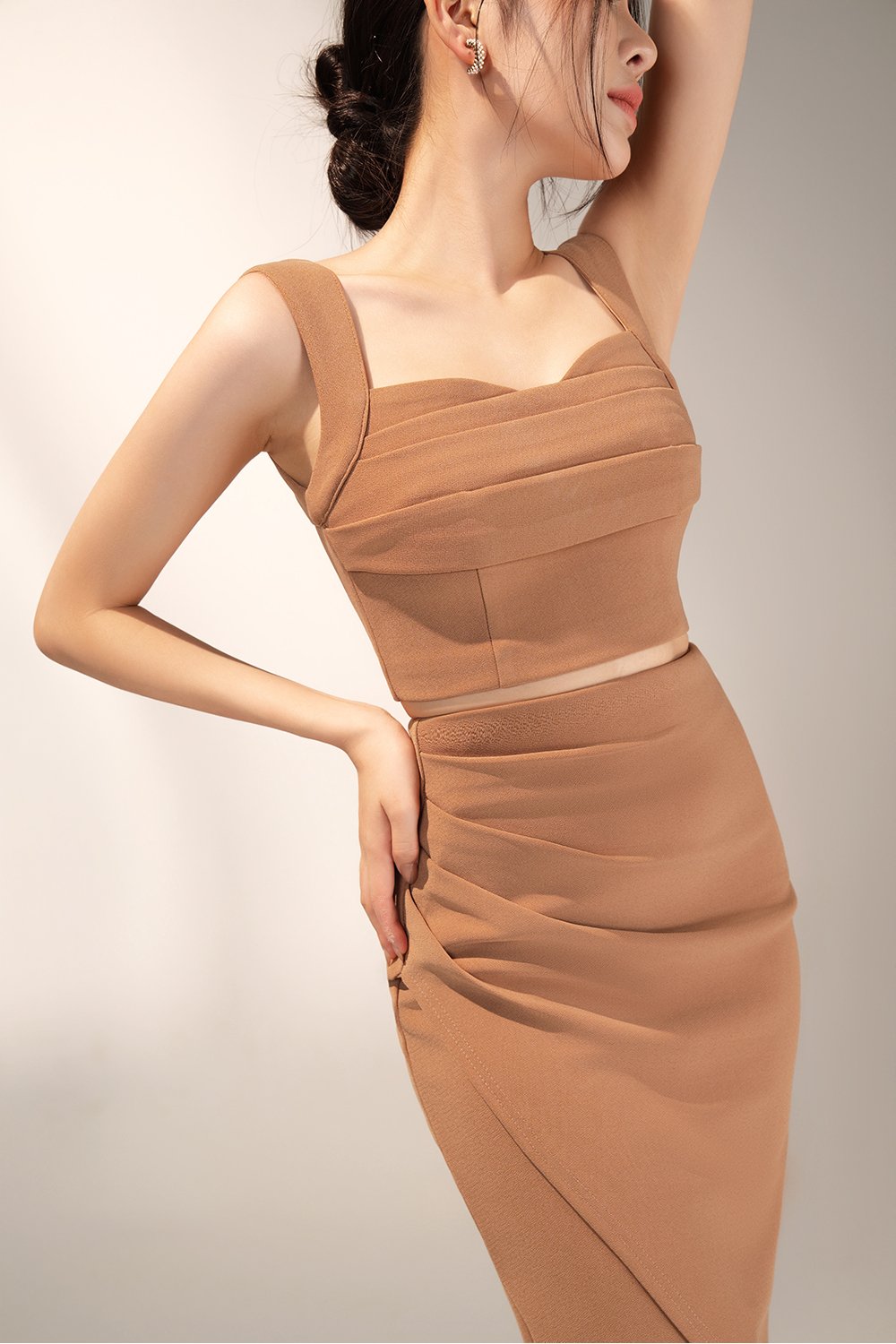 Trista Sweetheart Cropped Top in Latte