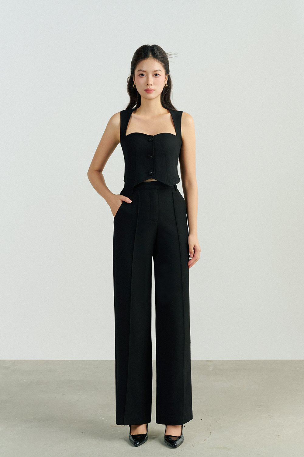 Vianne Straight Leg Pant in Classic Black