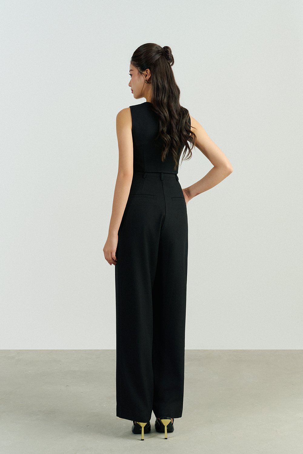 Vianne Straight Leg Pant in Classic Black