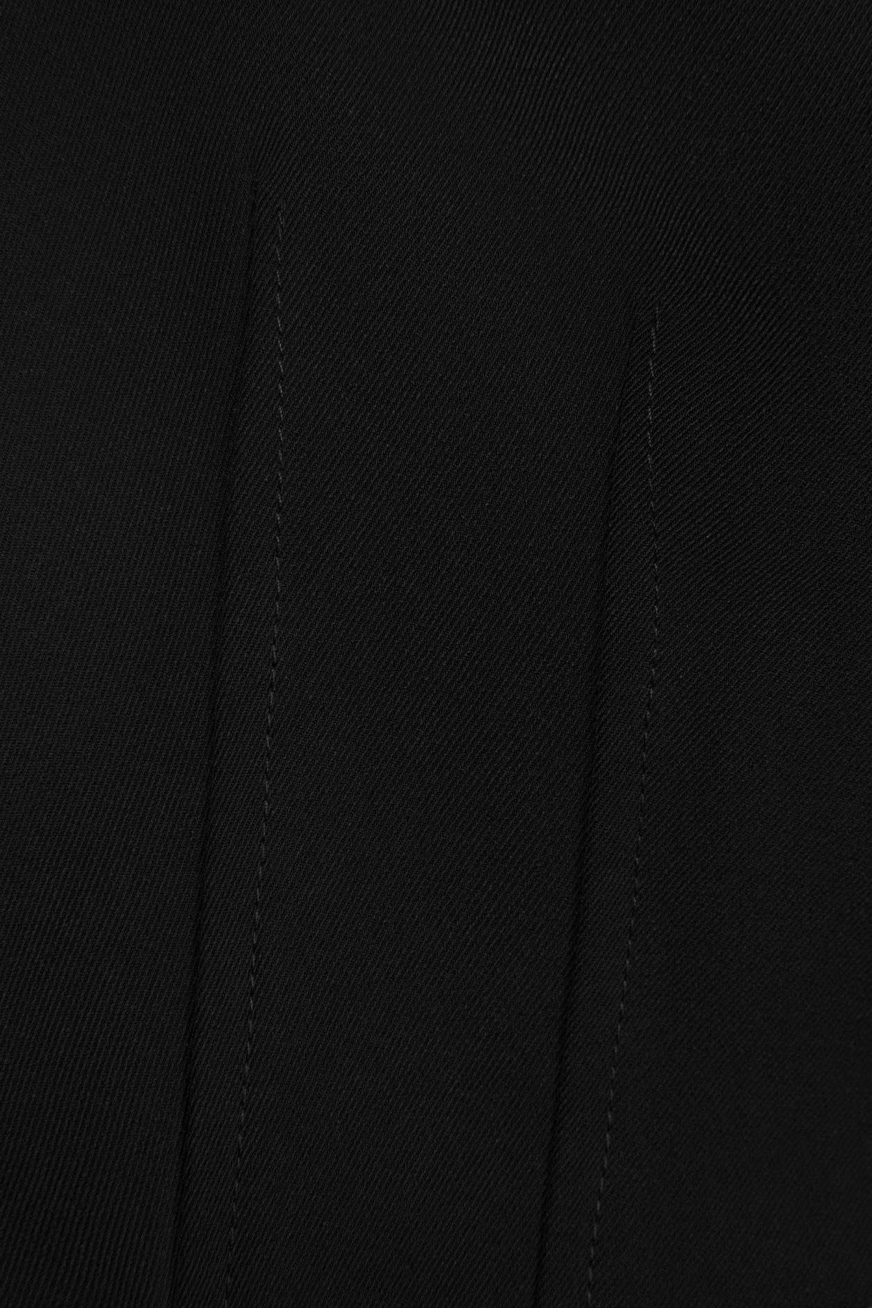 Vianne Vest Cropped Top in Classic Black