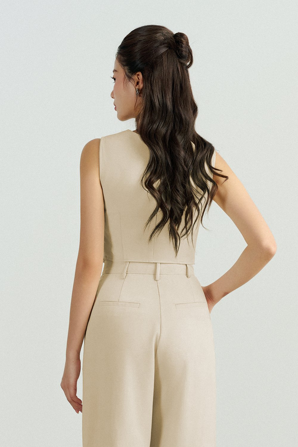 Vianne Vest Cropped Top in Light Cream