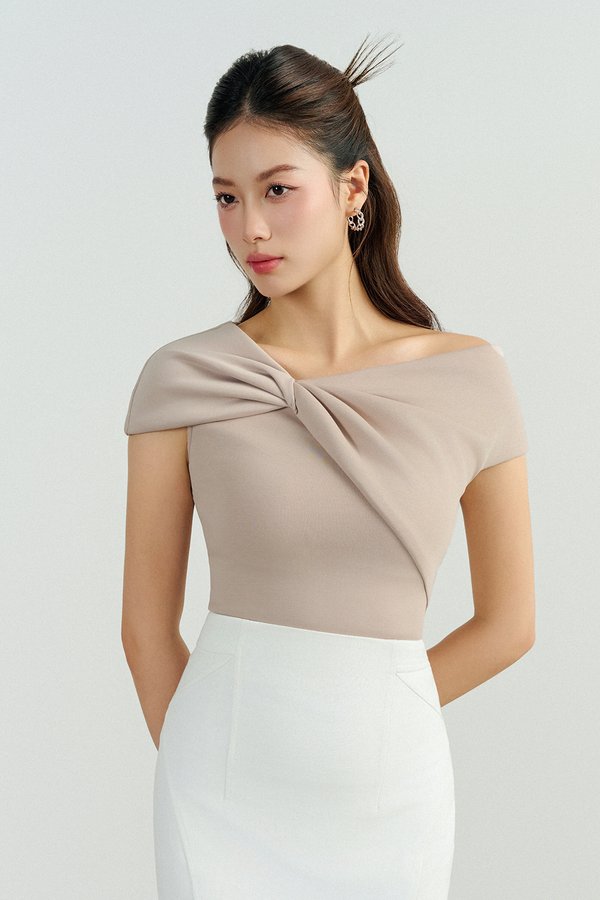 Ruelle Ribbon Off Shoulder Top in Gardenia