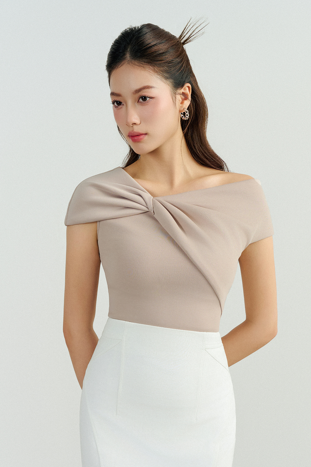 Ruelle Ribbon Off Shoulder Top in Gardenia | Chello