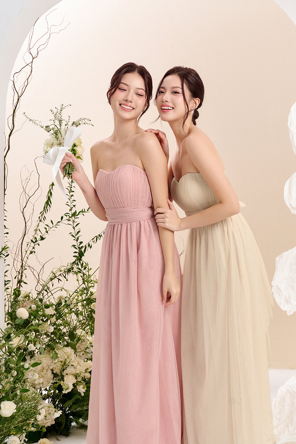 Harlow Infinity Maxi Dress in Chantilly Cream