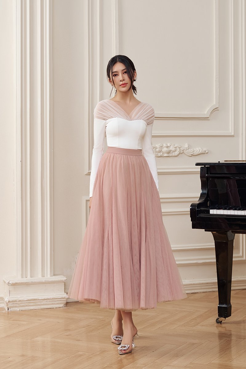 Celestine Padded 2-Way Long Sleeves Top in Iconic White