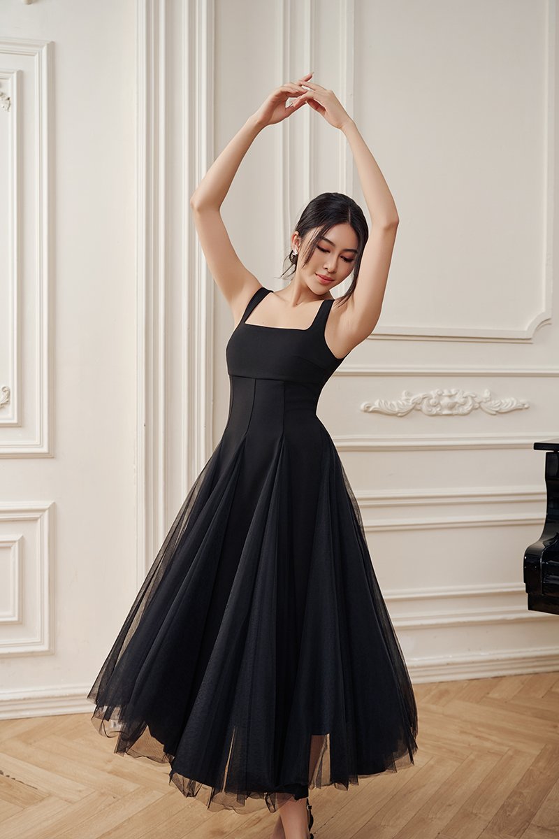 Clarisse Padded Tulle Midi Dress in Classic Black