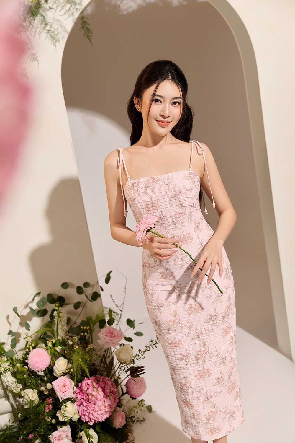 Danielle Padded Crochet Ribbon Tie Midi Dress in Blush Blooms | Chello