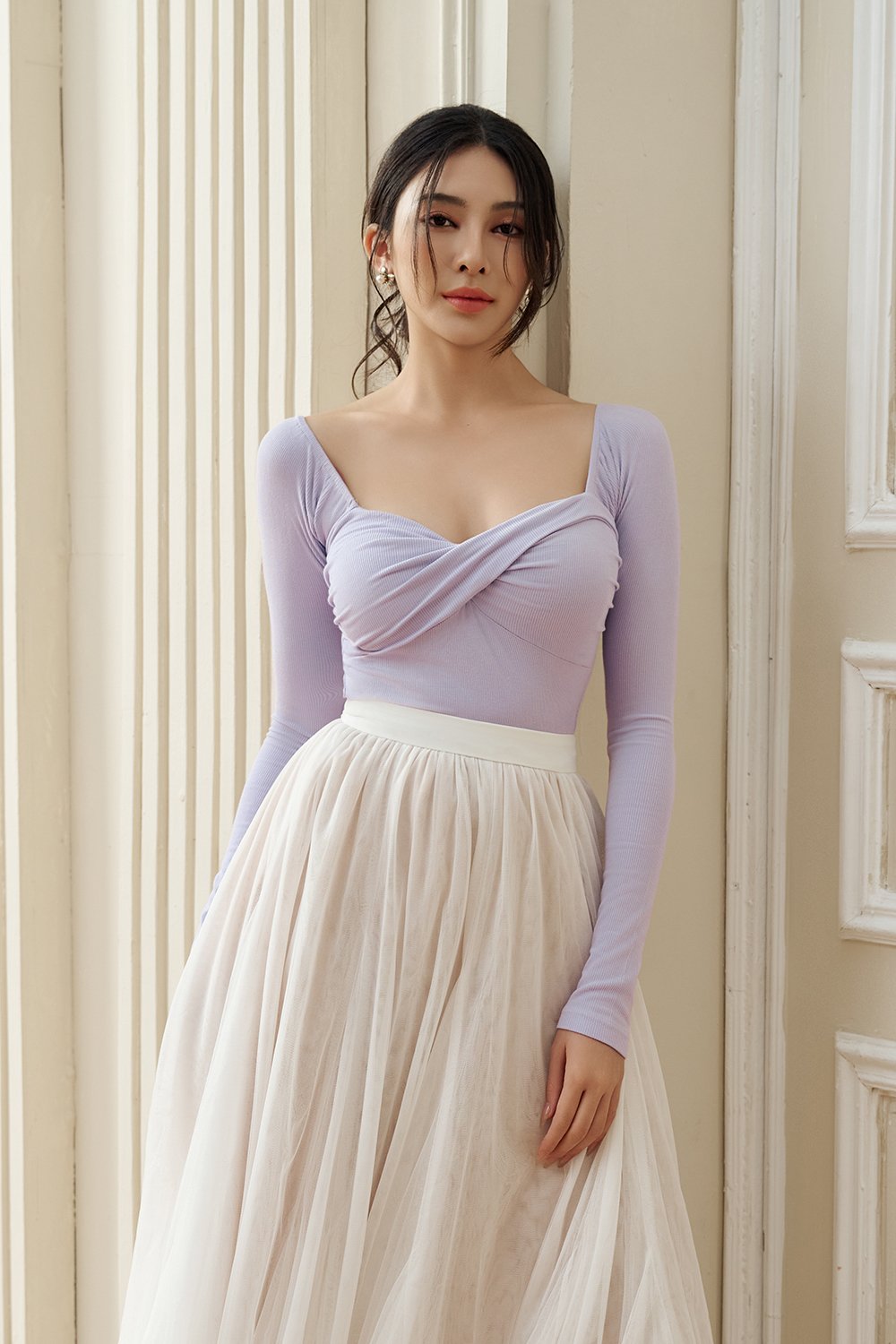 Elise&eacute; Twist Long Sleeves Top in Lavender Bliss