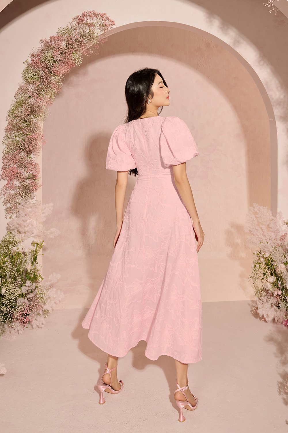 Ellie Puffy Sleeves Embroidered Cotton Midi Dress in Baby Pink